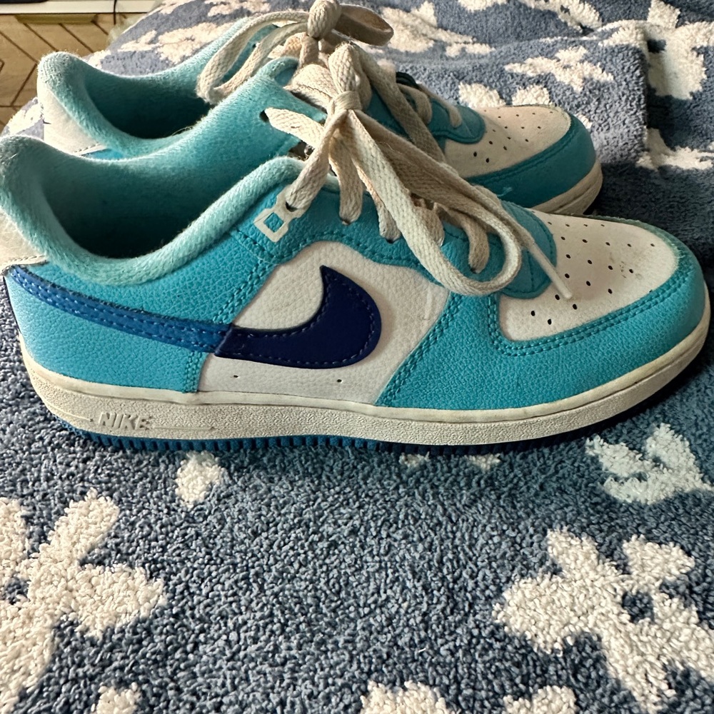 Nike Dunks - Picture 3 of 6